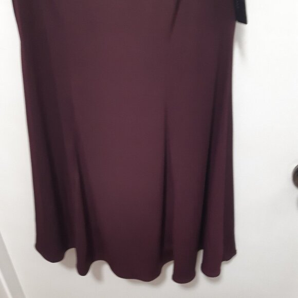 Beautiful Purple Sleeveless lined Dress with accented neck Size 9 - Picture 2 of 7